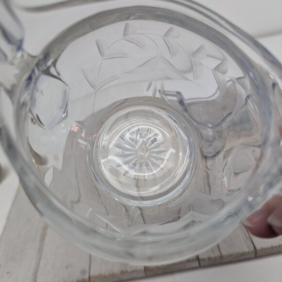 Vintage Heisey Glass Creamer & Sugar w/ Geometric Leaf & Berry Wheel Cut Pattern - Picture 8 of 13